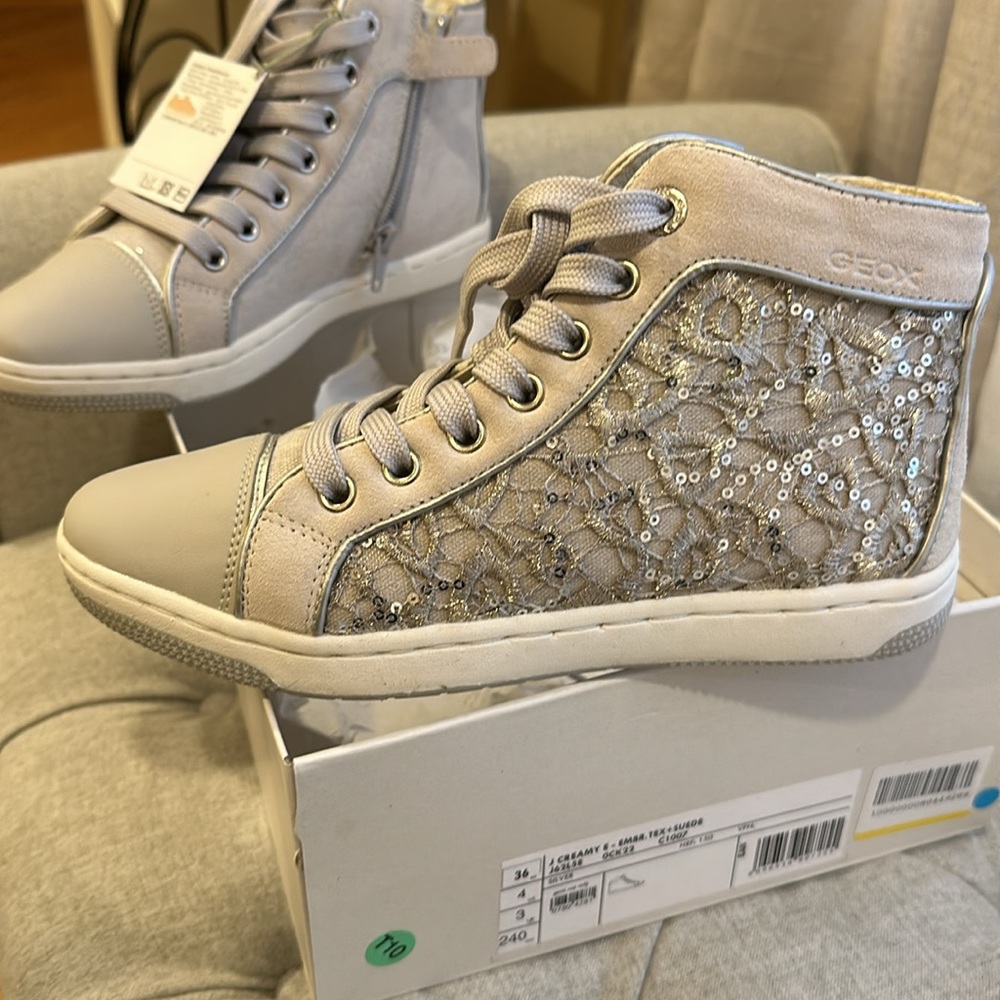 Geox sneakers J creamy girls size 36 US 4 new